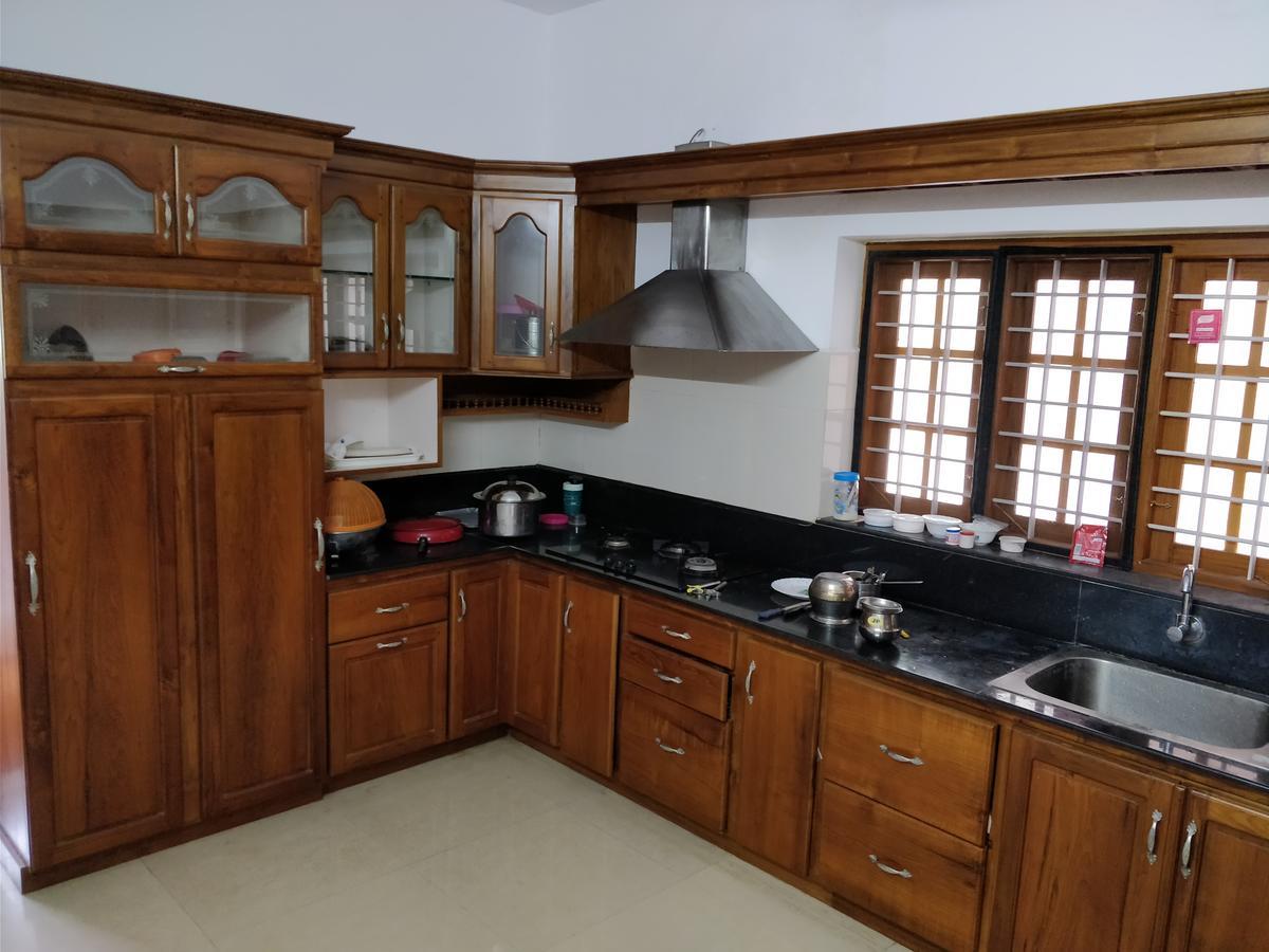 Вилла White House Thrissur Экстерьер фото